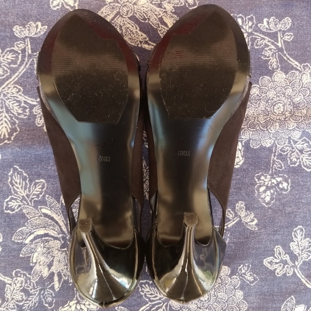 Guess Black multi fabric peep-toe pumps. 8.5 - Picture 7 of 8